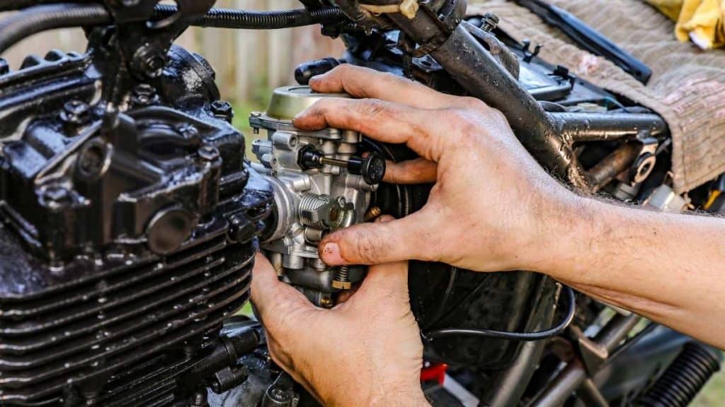 Hemat BBM: Tips Pemeliharaan dan Berkendara untuk Motor