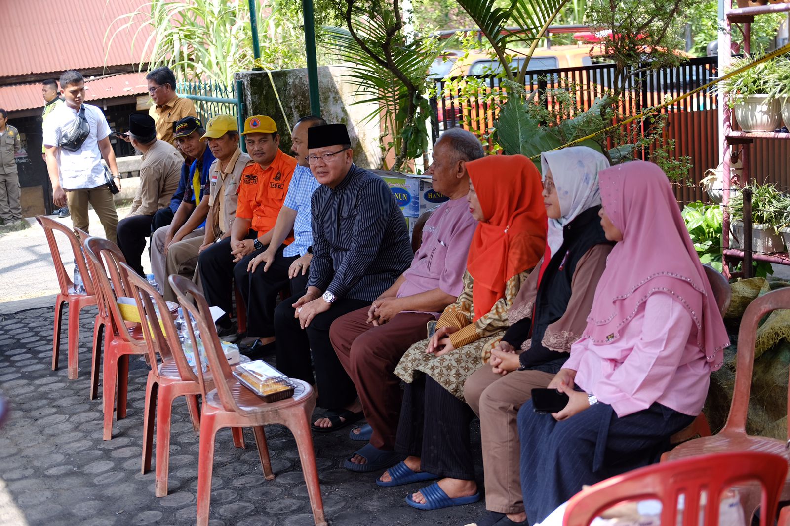 Rohidin Mersyah Kunjungi Lokasi Kebakaran, Berikan Bantuan Material