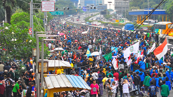 Protes Besar di Jakarta: Ribuan Buruh Tuntut Perubahan