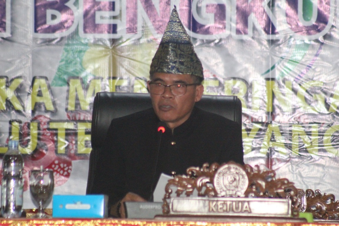 Dalam rangka memperingati Hari Jadi Kabupaten Bengkulu Tengah yang ke-16, Dewan Perwakilan Rakyat Daerah (DPRD) Kabupaten Bengkulu Tengah menyelenggarakan Rapat Paripurna Istimewa p