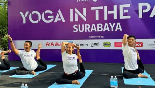 Celebrity Fitness Indonesia Rayakan World Wellness Weekend 2024 dengan Acara Tahunan "Yoga In The Park", jannonews.com