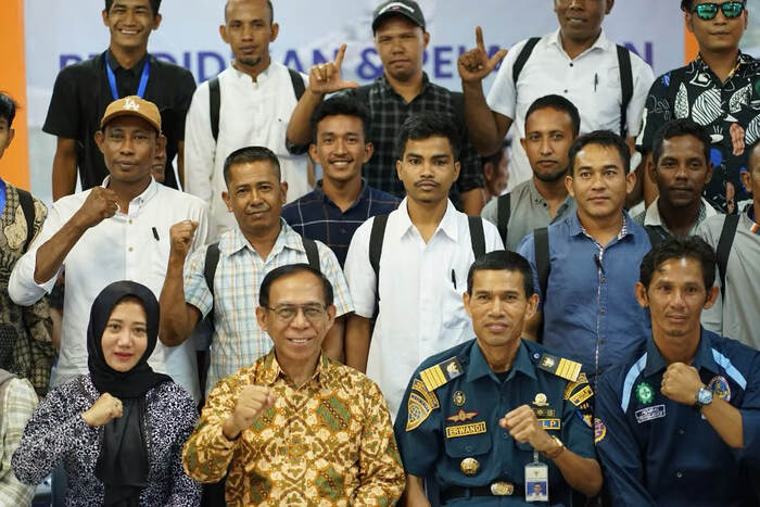8 Pelabuhan di Indonesia Kini Punya Tenaga Kerja Bongkar Muat Bersertifikasi BNSP: Ini Peran Penting Port Academy, jannonews.com