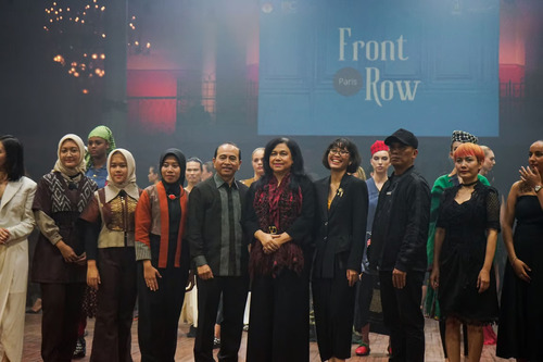 Semarak Kreativitas Mahasiswa Fashion Program BINUS University di Front Row Paris 2024, jannonews.com