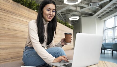Smart Office: Penerapan Teknologi Modern di Lingkungan Perkantoran, jannonews.com