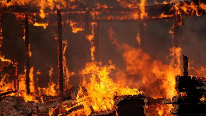 Kebakaran Rumah Padat Penduduk di Tanah Abang, Jakarta, Diduga Akibat Arus Pendek Listrik, jannonews.com